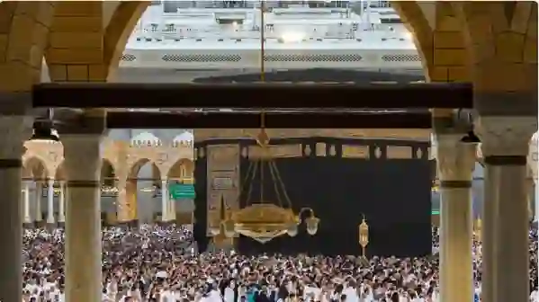 السعودية تنشر قائمة جديدة بأشياء يمنع على القادمين بتأشيرة عمرة ادخالها معهم عبر مطارات المملكة وتعلن الترحيل الفوري من المطار لأي معتمر بحوزته أحد الممنوعات الجديدة 