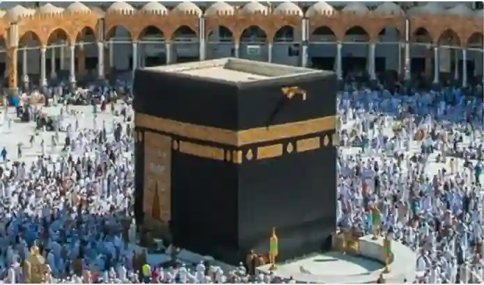 بقرار رسمي.. السعودية تفرض رسوم جديدة على المعتمرين والكشف عن قيمتها وطريقة تحصيلها 
