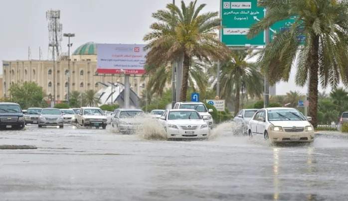 تبدء من الآن ليلة صعبة على الرياض عواصف وسيول وأمطار غزيرة تستمر حتى هذا التاريخ ونداء عاجل للبقاء في البيوت